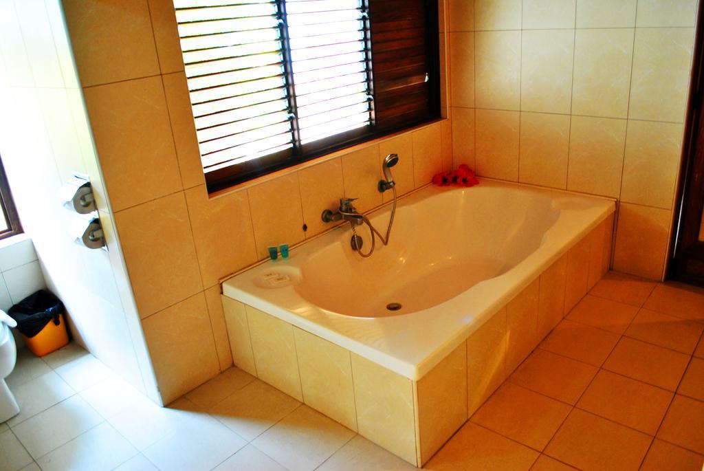 Leyte Park Resort Hotel Tacloban Szoba fotó